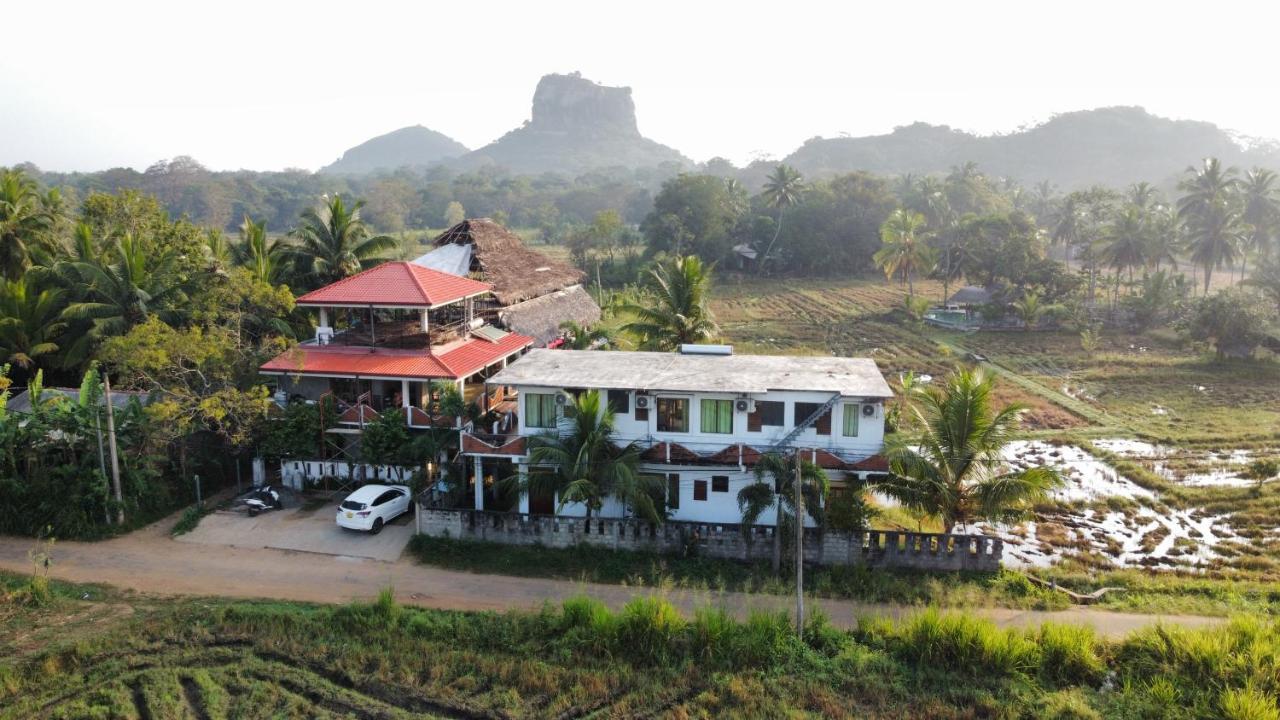 Nelu Resort Sigiriya Exteriör bild