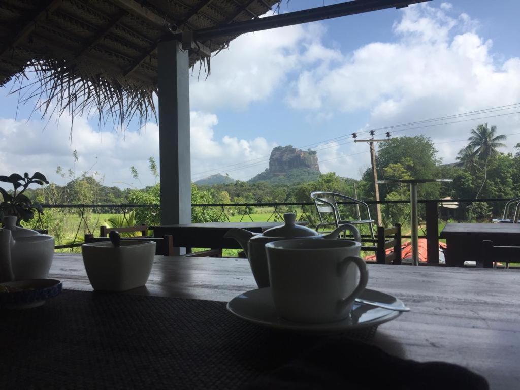 Nelu Resort Sigiriya Exteriör bild